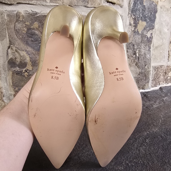 NEW Kate Spade Sonia Gold Pointy Toe Heels - Picture 7 of 8